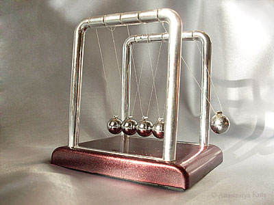 newtonscradle.jpg